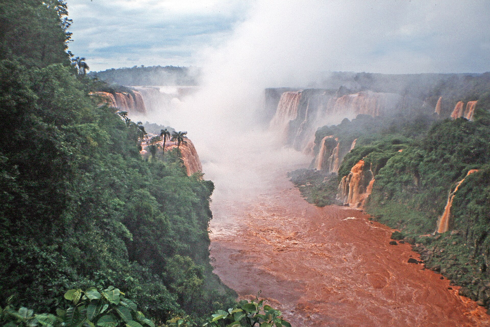 The Brazilian walkways at Iguaçu Falls